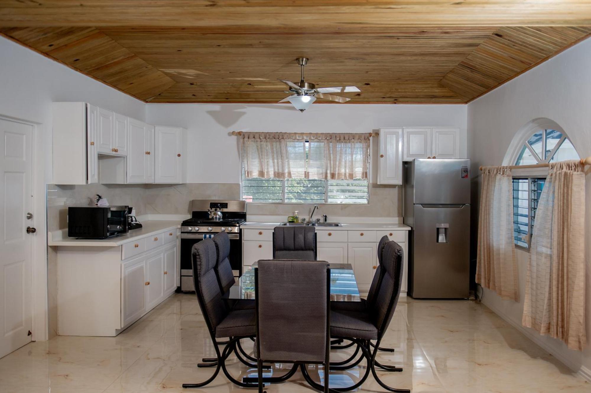 Beyond Sunset Resort & Villas Treasure Beach Ngoại thất bức ảnh